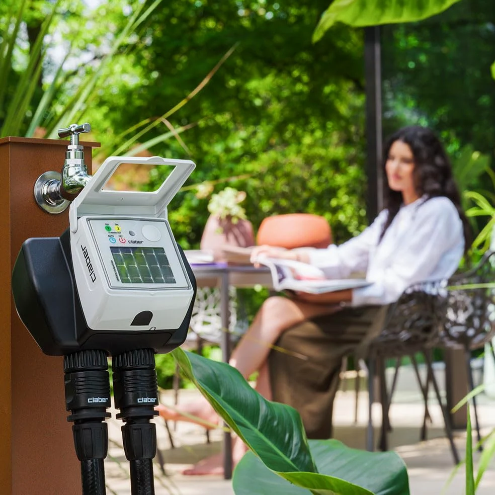 Claber Dual myAquaSolar, programmatore a rubinetto a due vie con pannello fotovoltaico