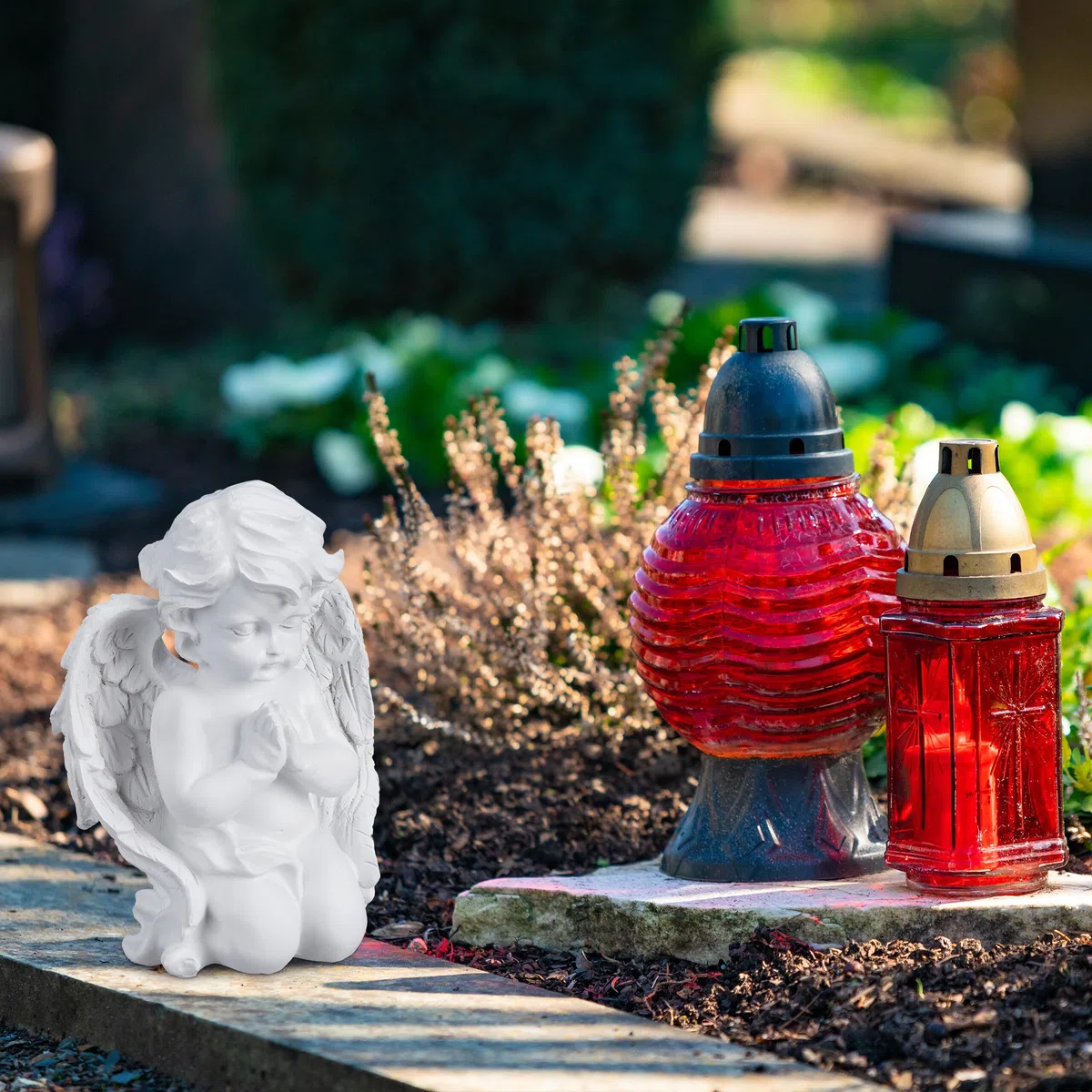 Relaxdays Statuetta Angelo Seduto in Preghiera, Statua Commemorativa Resistente al Gelo per Giardino, Poliresina, Bianco