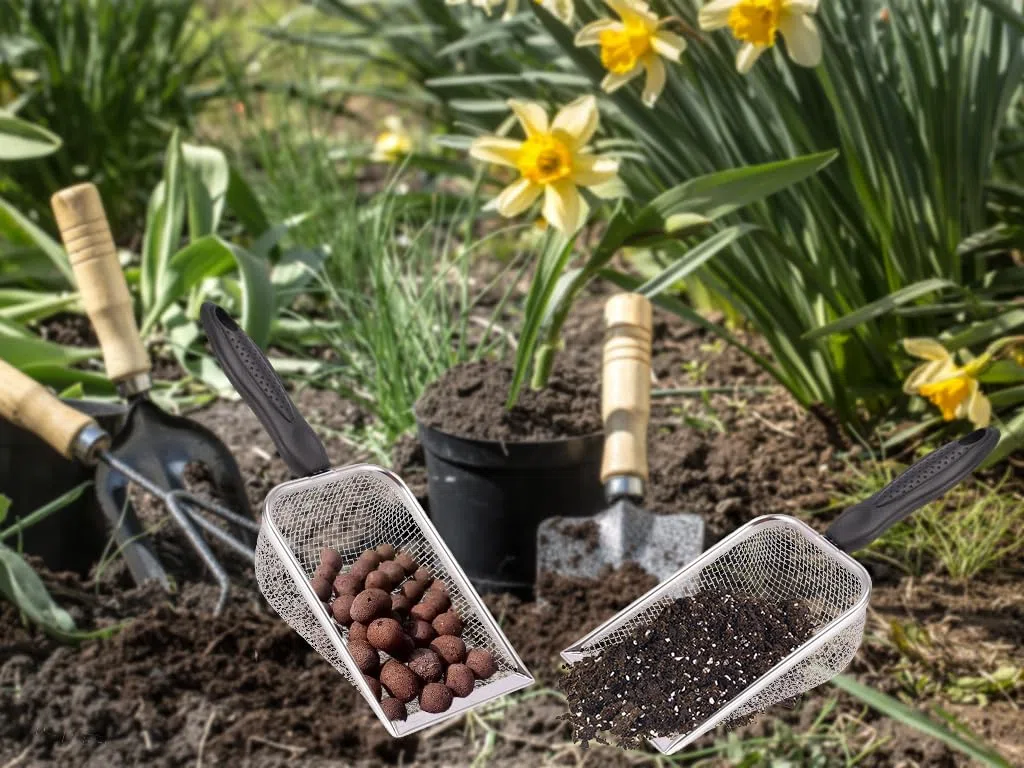 2PCS Filtri da Giardino in Acciaio Inox, 3.8/5MM Setaccio a Rete per Terreno con Manico, inviare 2 Ganci Adesivi, Setaccio da Giardino, Colino per Compost, Setaccio per Vasi, per Sabbia, Ghiaia