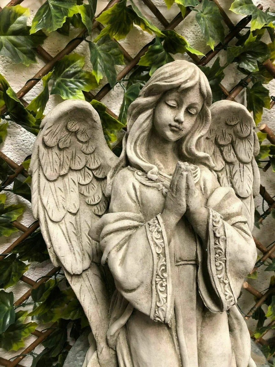 Statua di angelo in preghiera in pietra ricostituita | Ornamento da giardino in calcestruzzo vintage