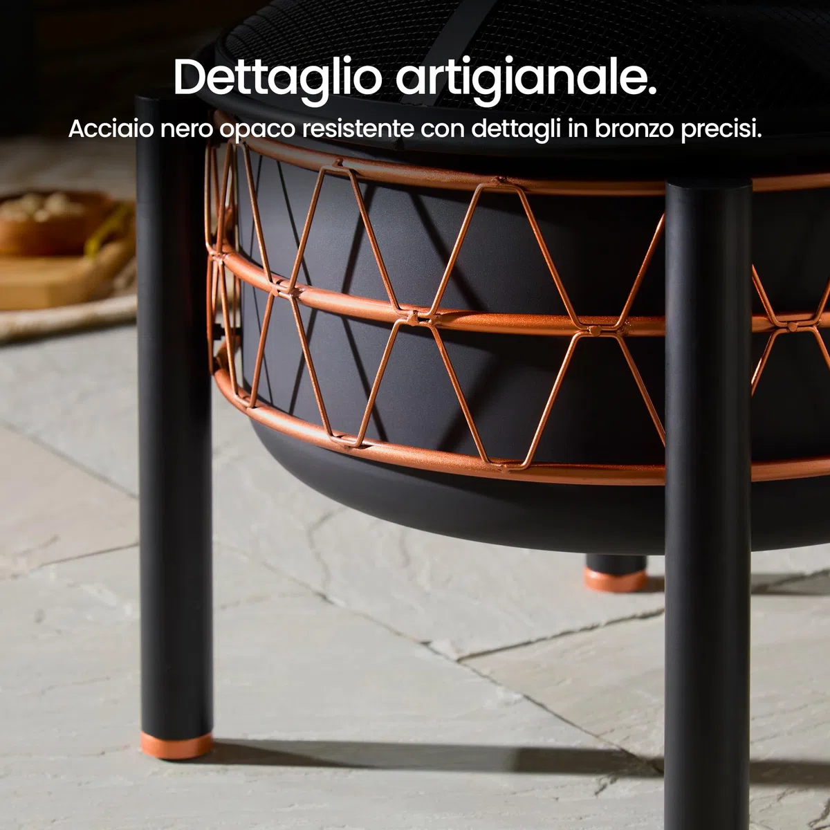 VonHaus Braciere – 2-in-1 con Griglia BBQ per esterni, giardino e patio, in acciaio nero con dettaglio rame, con attizzatoio e coperchio in rete inclusi, legna o carbone