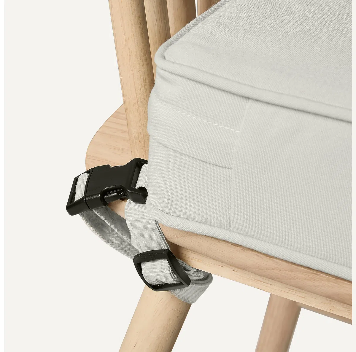 Amazon Basics - Cuscino per Sedia da Giardino. 55.9x55.9x7.6 cm. Beige. Confezione da 2