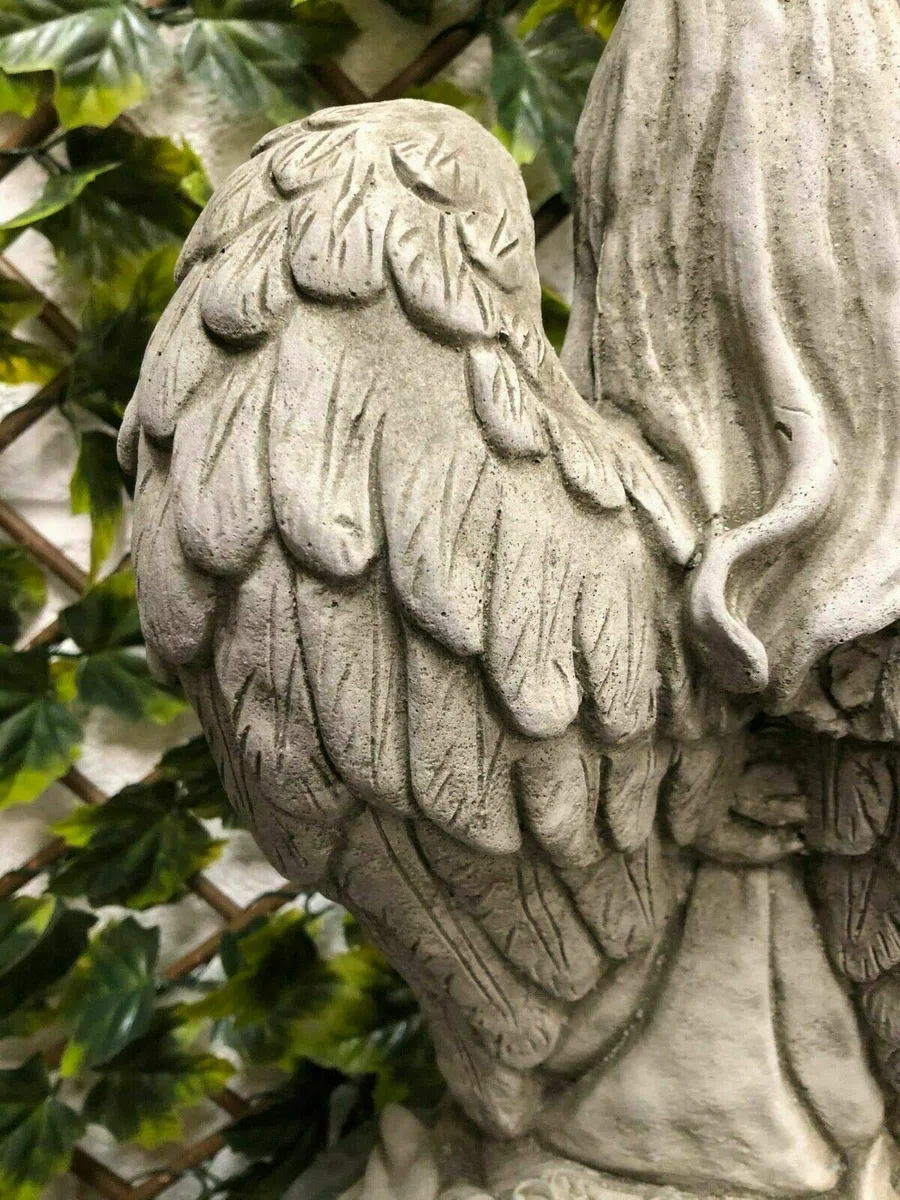 Statua di angelo in preghiera in pietra ricostituita | Ornamento da giardino in calcestruzzo vintage