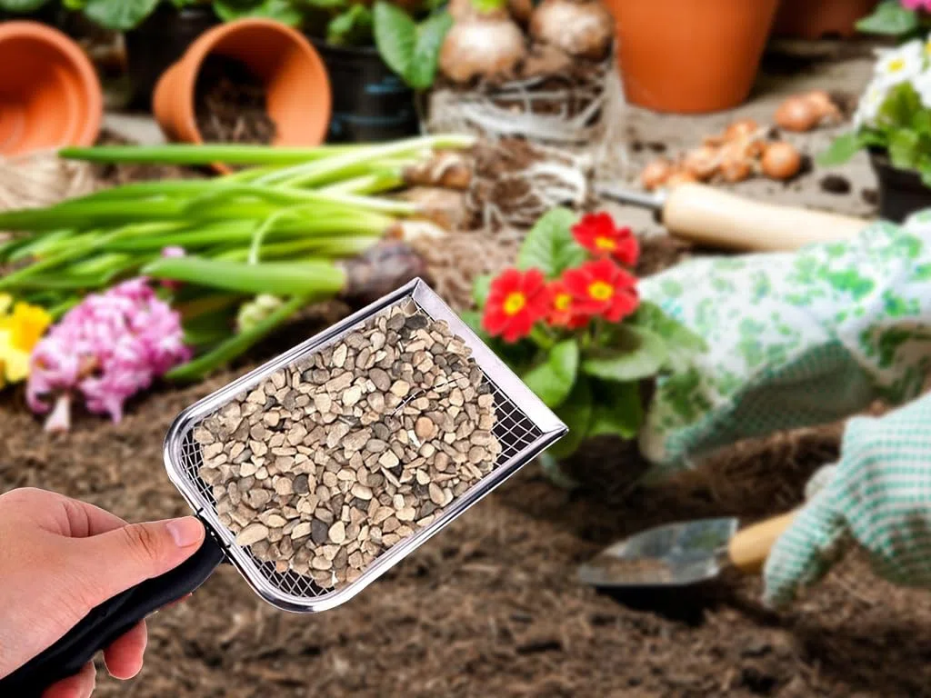 2PCS Filtri da Giardino in Acciaio Inox, 3.8/5MM Setaccio a Rete per Terreno con Manico, inviare 2 Ganci Adesivi, Setaccio da Giardino, Colino per Compost, Setaccio per Vasi, per Sabbia, Ghiaia