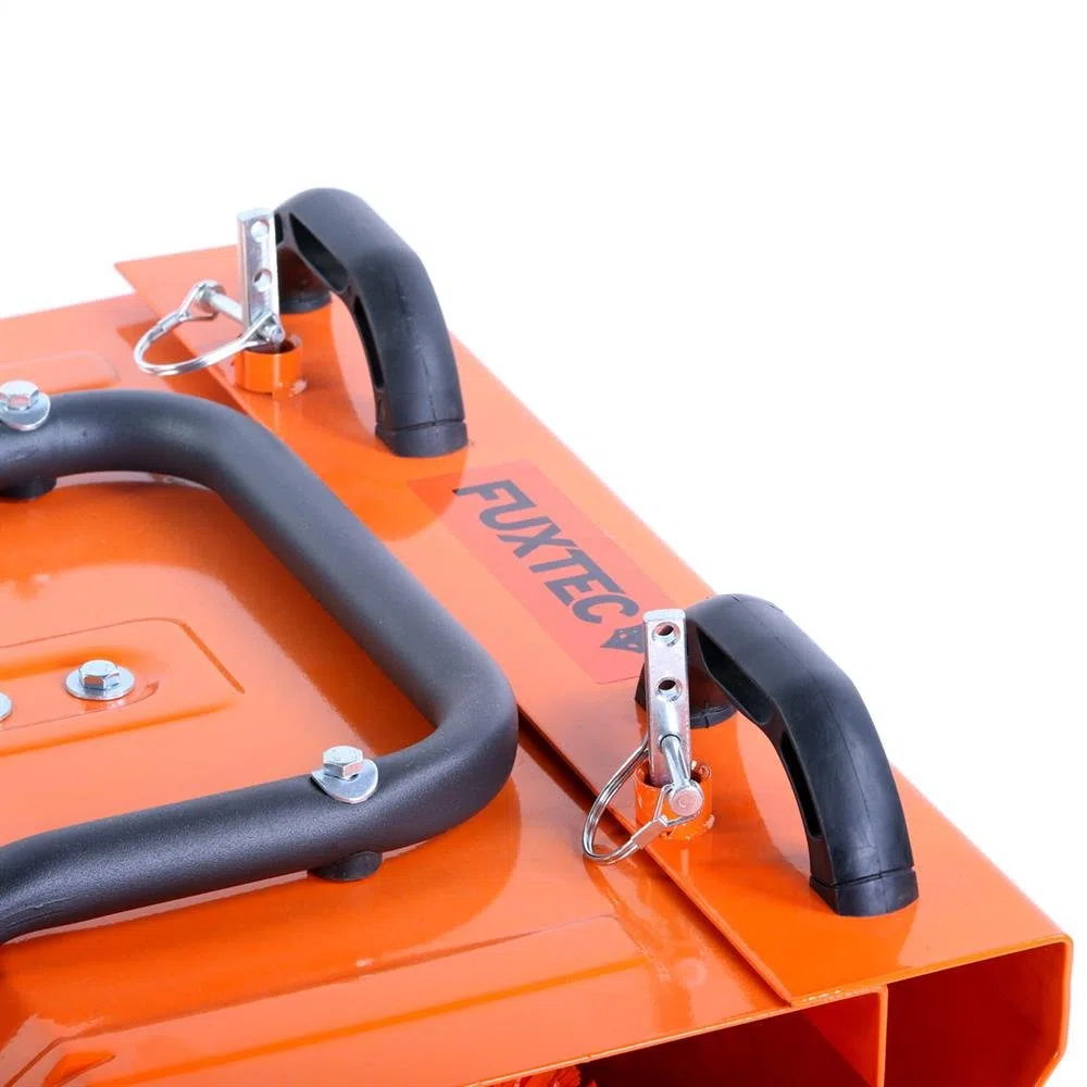 Fuxtec FX-KM196 spazzatrice spazzaneve a Scoppio da 196 CC con spazzole - Accessori opzionali Disponibili spazzaneve, Contenitore rifiuti.