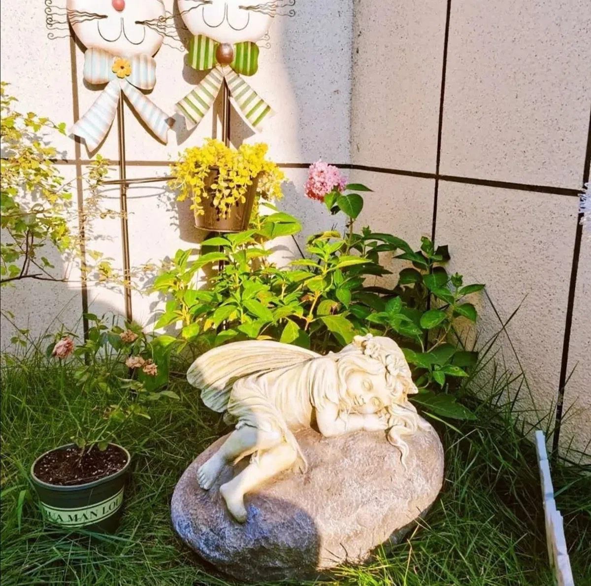 Ornamento da giardino Statua del giardino d'angelo addormentato - Ossido di magnesio cherubino che dorme su figura di pietra decorazione da giardino esterno interno