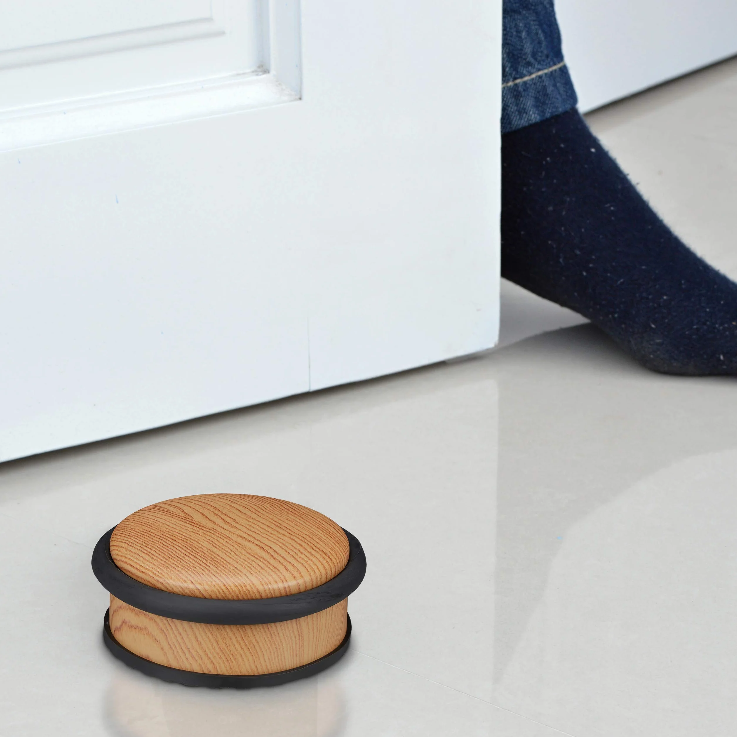 Relaxdays Fermaporta da Pavimento Piatto, Blocca Porta per Ante Pesante, Aspetto Legno, HxD: 5 x 10,5 cm, Marrone Chiaro