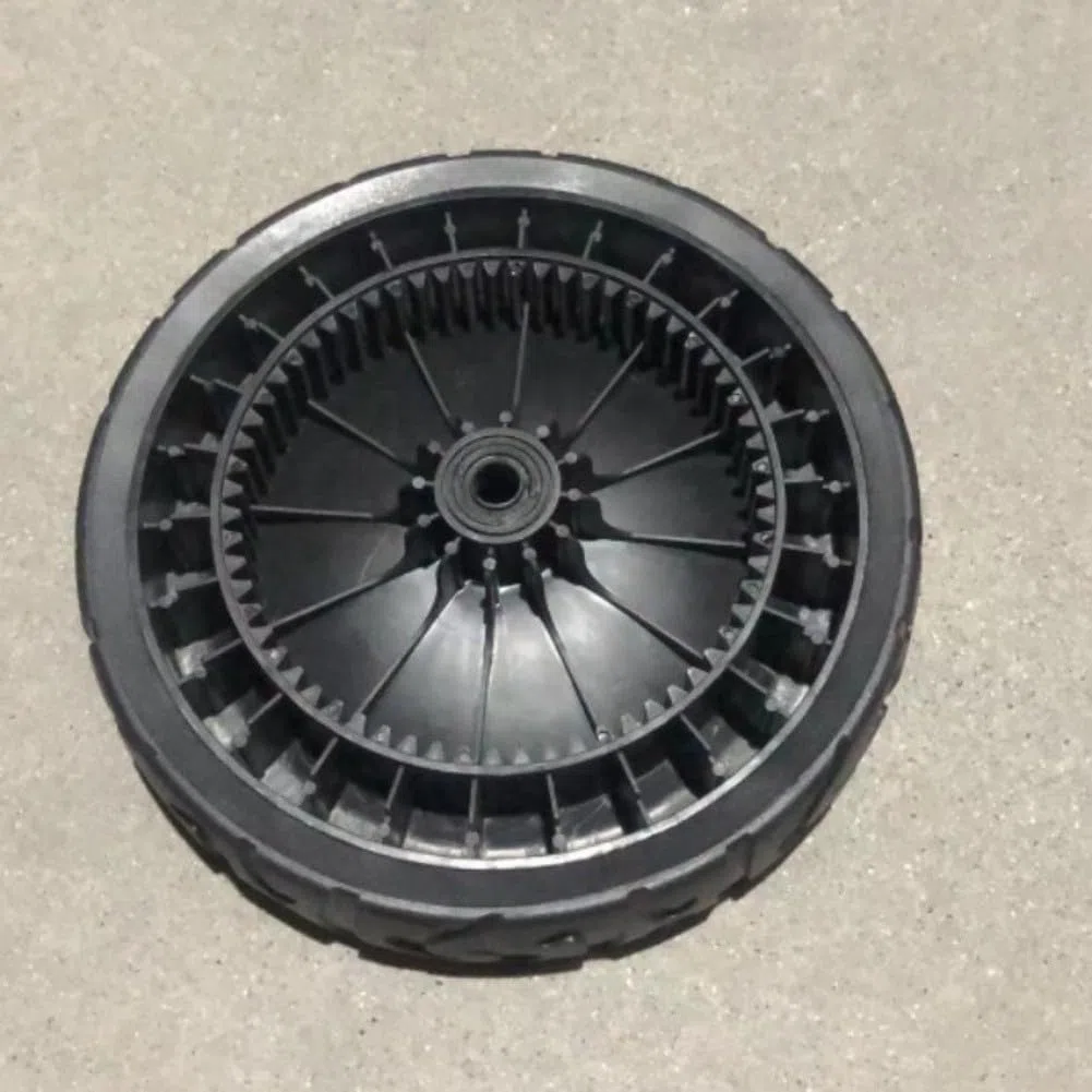 Ruote di ricambio per tosaerba, ruota posteriore a 63 denti per tosaerba semoventi, design del battistrada, trazione e manovrabilità migliorate, installazione semplice, adatte per la manutenzione del
