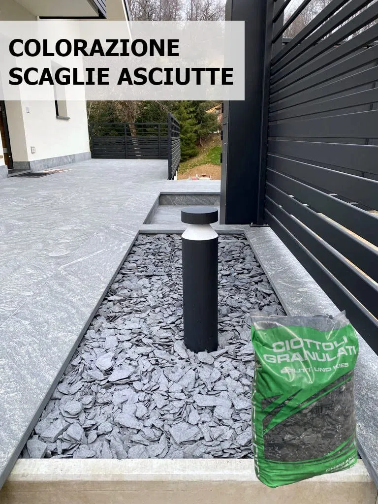 Sassi Ciottoli di Ardesia Nera Decorativa in Scaglie da 30-80mm per Giardino Vasi e Aiuole Confezione 25kg, Nero