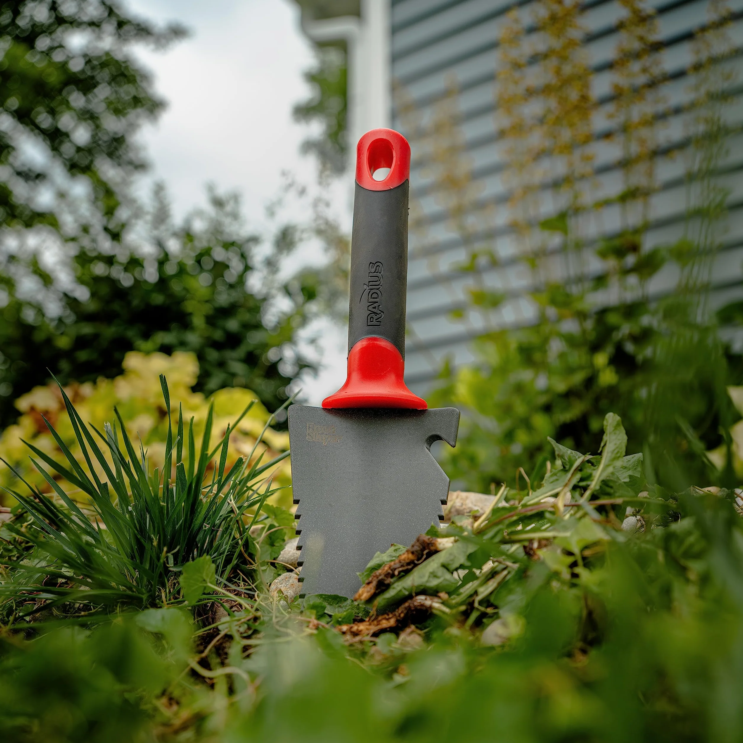 Radius Garden Root Slayer - Pala in acciaio al carbonio, colore: Rosso