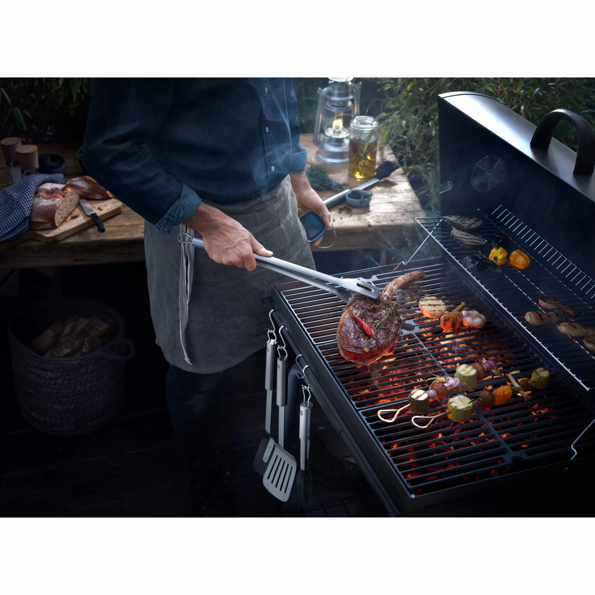 WMF 1892866030 BBQ - Pinza per barbecue, 44 cm, per bistecche, pesce, verdure, meccanismo di bloccaggio, salvaspazio, in acciaio INOX 18/8
