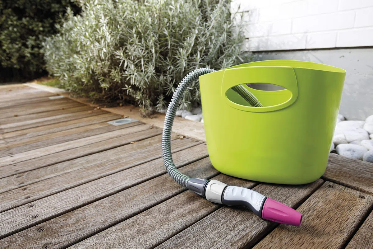 GF Garden, Aquapop 15, Tubo Estensibile da Giardino 15 Metri, in Kit pronto all’uso, con pratica Borsa di Plastica Contenitore, Verde Lime, per l’Irrigazione di Giardini, Balconi, Terrazzi e Verande