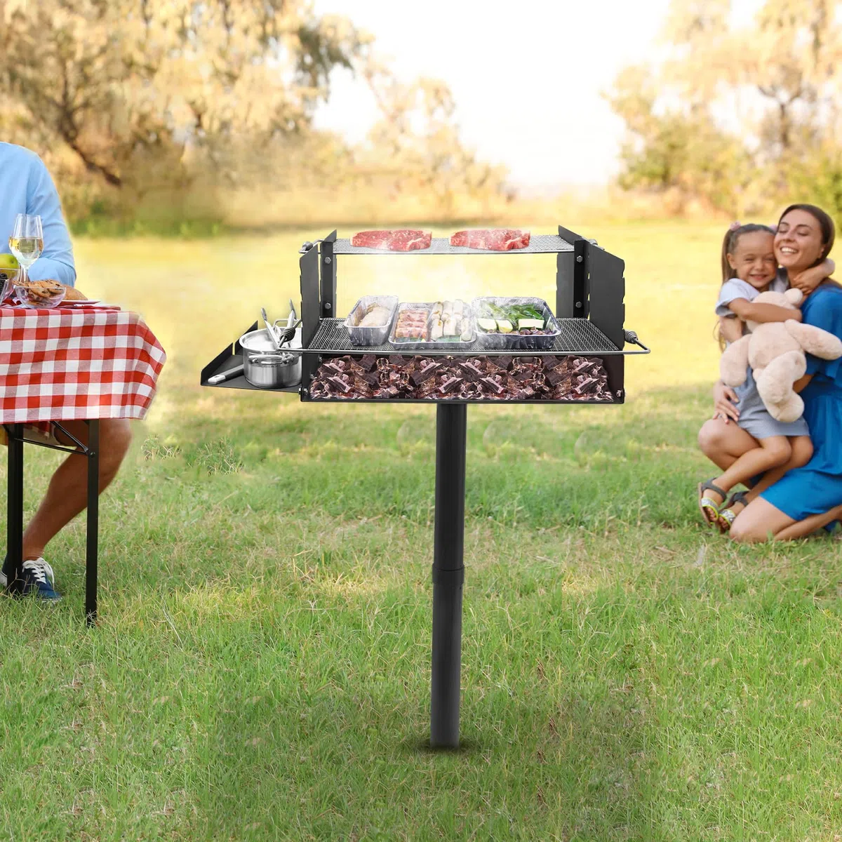 Barbecue a carbonella in acciaio inox, a colonna, con supporto, da giardino, con ripiani laterali, griglia regolabile in altezza, 100 x 65 x 133 cm