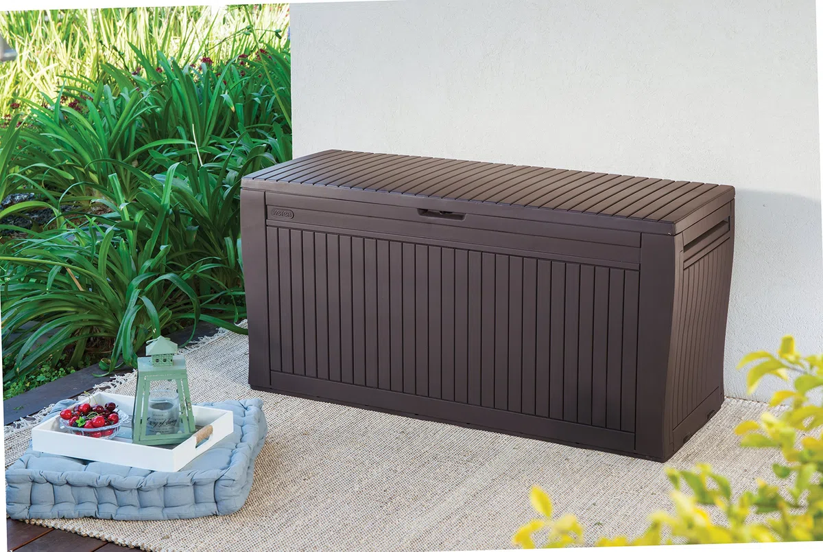 Keter Porta Attrezzi da Giardino e Baule Comfy in Resina, Beige e Marrone, 71.5 x 132 x 113.5 cm / 44.7 x 116.7 x 57 cm, 18.1 Kg / 6.3 Kg e 270 L di Capacità