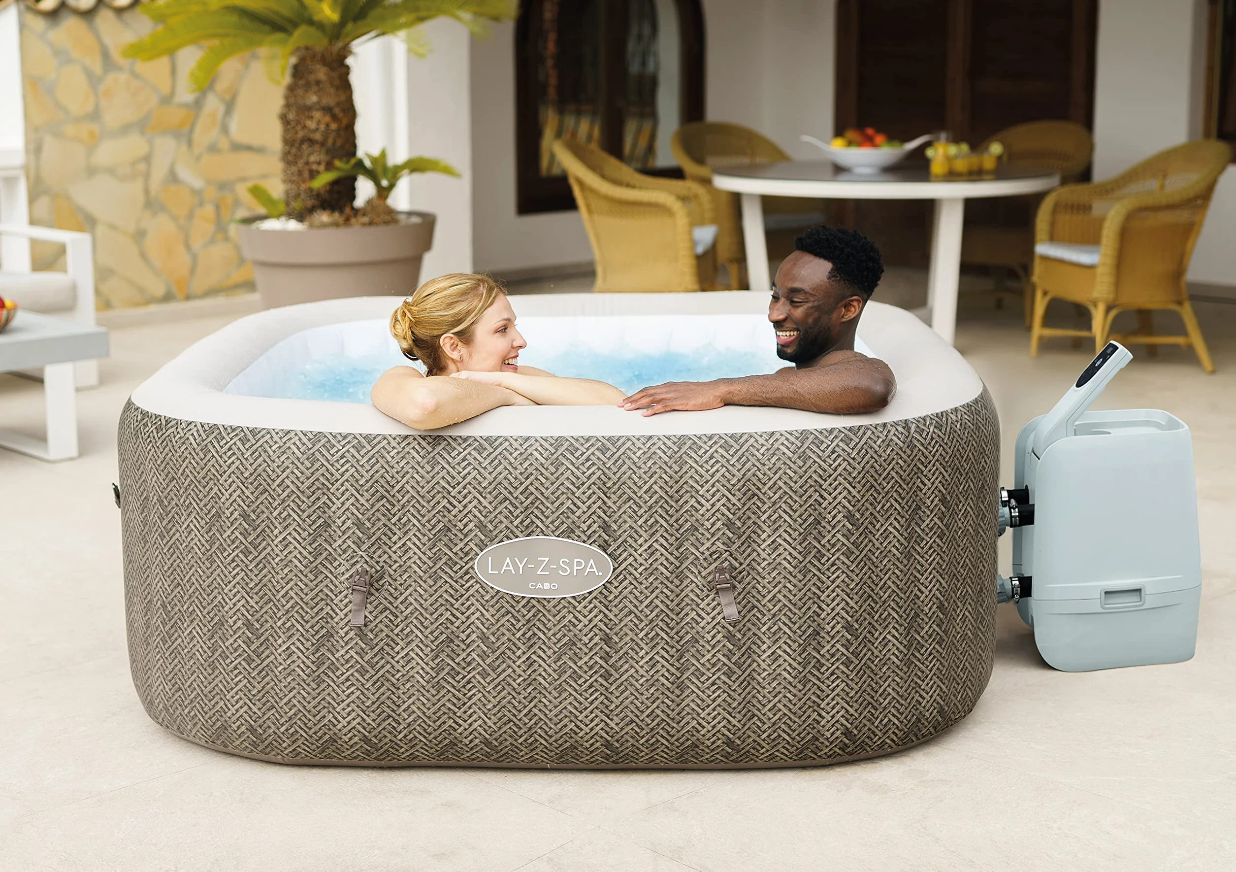 Bestway 6001R Idromassaggio a risparmio energetico Lay-Z-Spa Cabo Smart HydroJet con app, 4-6 persone, marrone effetto rattan