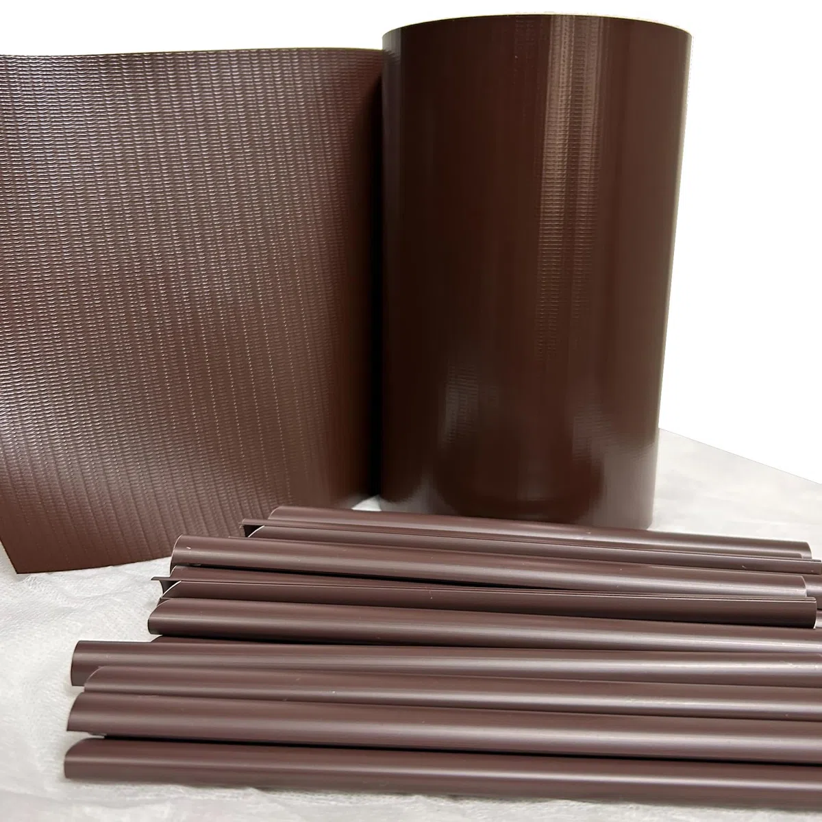 TENAX Twist 0,19 x 35 m Marrone, Strisce Frangivista in PVC con 25 Clip, Privacy Decorativa per Recinzioni a Pannelli, Cancellate, Ringhiere, Balconi e Giardini