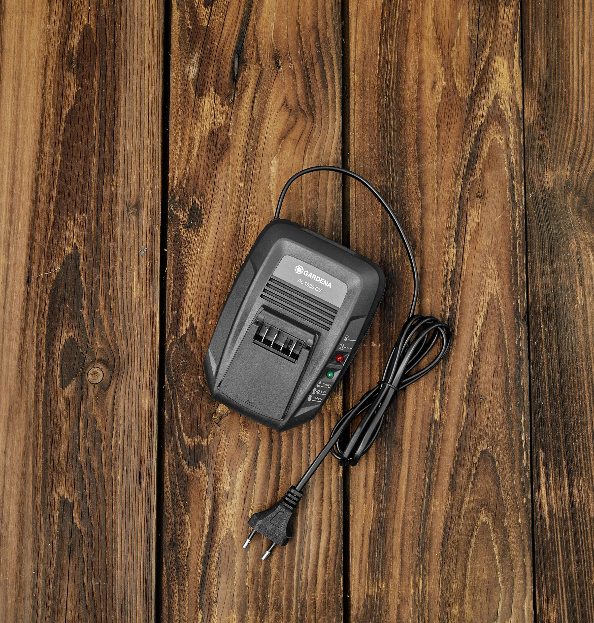 GARDENA Caricabatterie rapido AL 1830 CV: per tutte le batterie 18V POWER FOR ALL, per la batteria da 2,5Ah il tempo di ricarica è di 60 min., con display a LED per stato di carica batteria (14901-20)