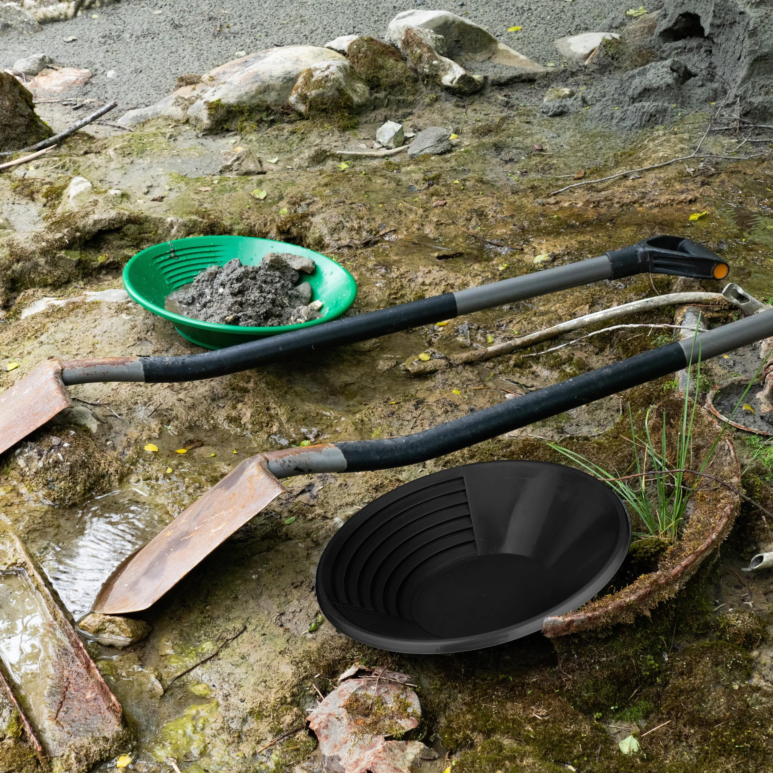 Relaxdays Set 2 Setacci per Oro, Kit Metal Detector Cerca Metallo, Batea Fiume, Gold Pan HxD: 8 x 38 cm, Plastica, Nero