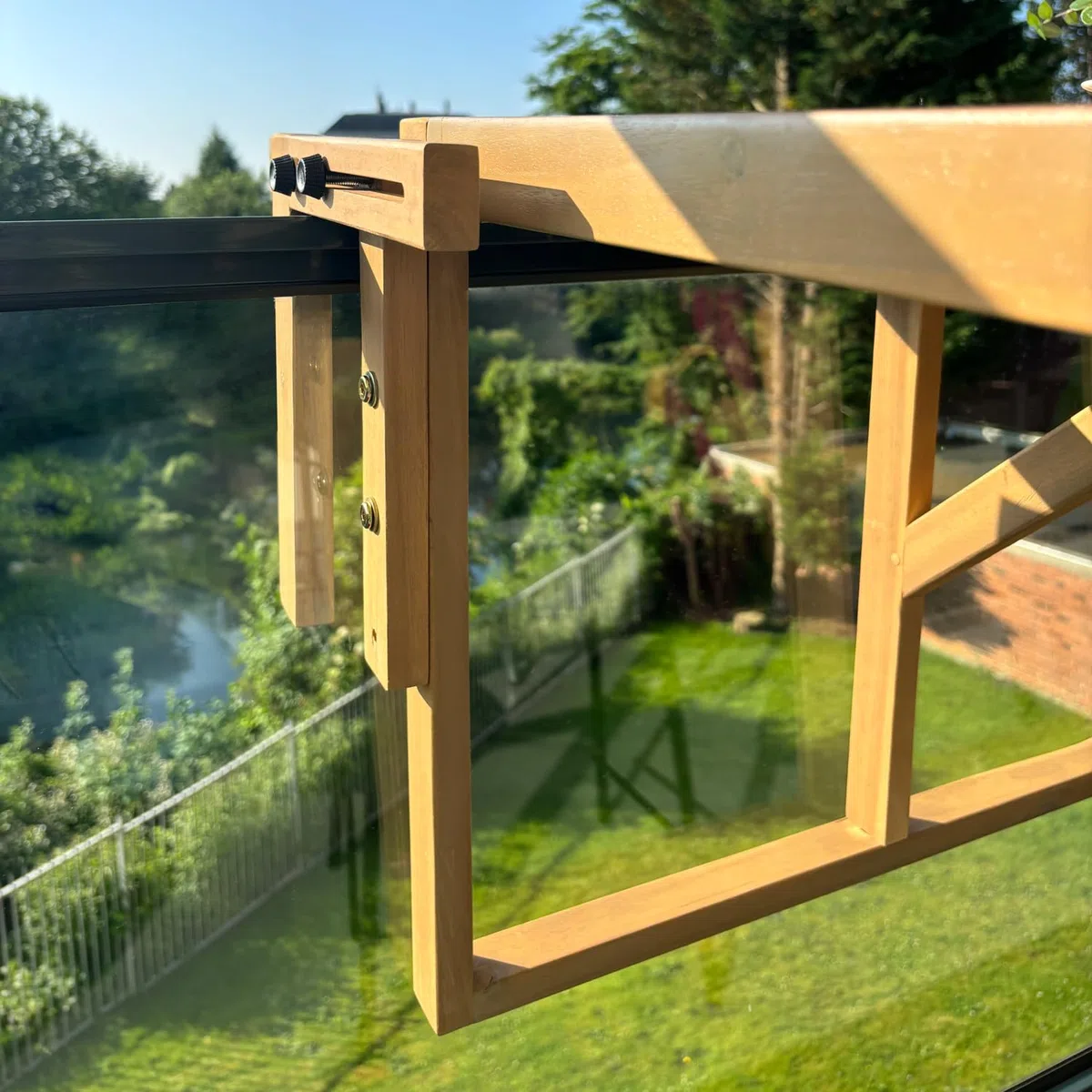 Happy Garden Tavolo da Balcone Pieghevole SUMBA in Acacia - Design Rettangolare, 2 posti a Sedere, Regolabile in Altezza, Resistente ai Raggi UV per Un Uso duraturo