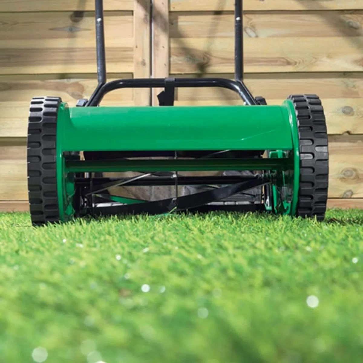 Avilia Tagliaerba Manuale Elicoidale Eco-Friendly 25L - Tosaerba a Spinta con Regolazione del Taglio 17/43mm, Sacco di Raccolta 35cm, Ideale per Giardini e Prati