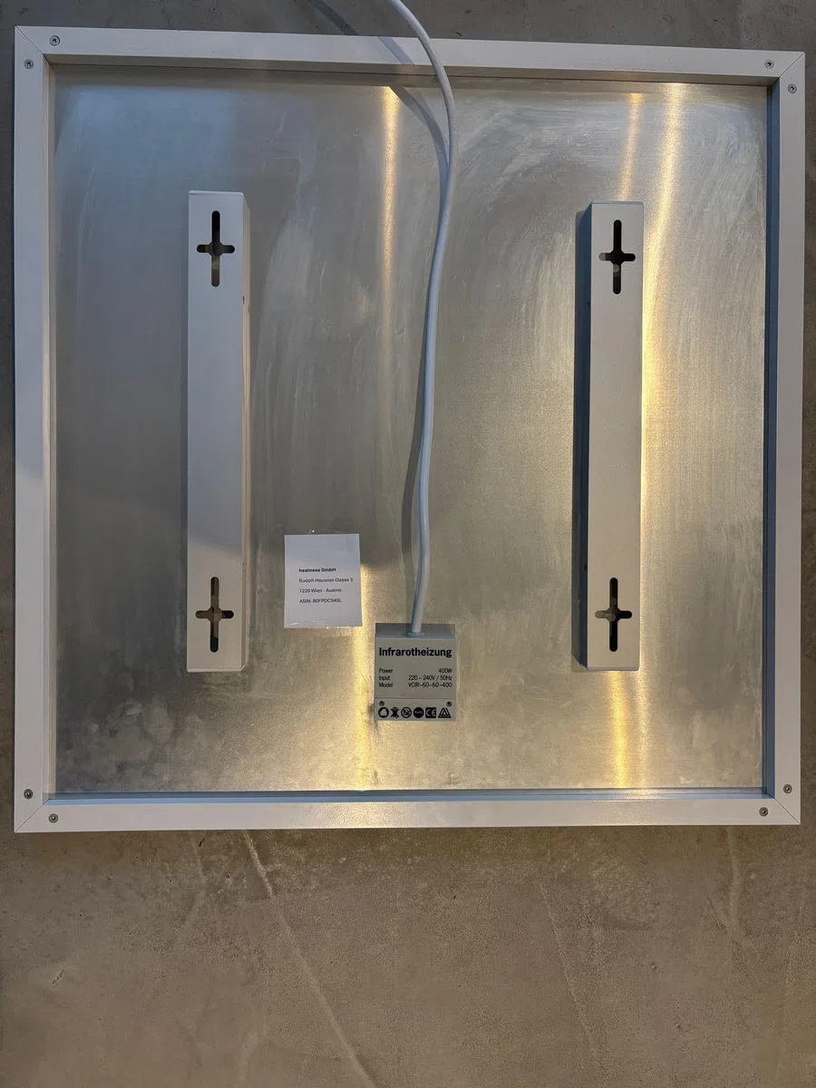 heatness Riscaldamento da soffitto a griglia 62 × 62 cm con cornice – Pannello riscaldante a infrarossi per soffitti a griglia in ufficio, pratica e spazio abitativo – calore rapido, efficiente dal