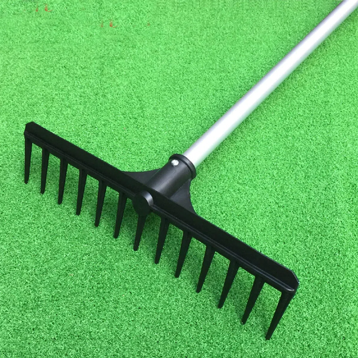 Rastrelli livellatori per prato da giardino e golf, rastrello livellatore con manico in acciaio inossidabile da 43 pollici - Strumento livellatore per terreno e prato resistente per giardino e golf