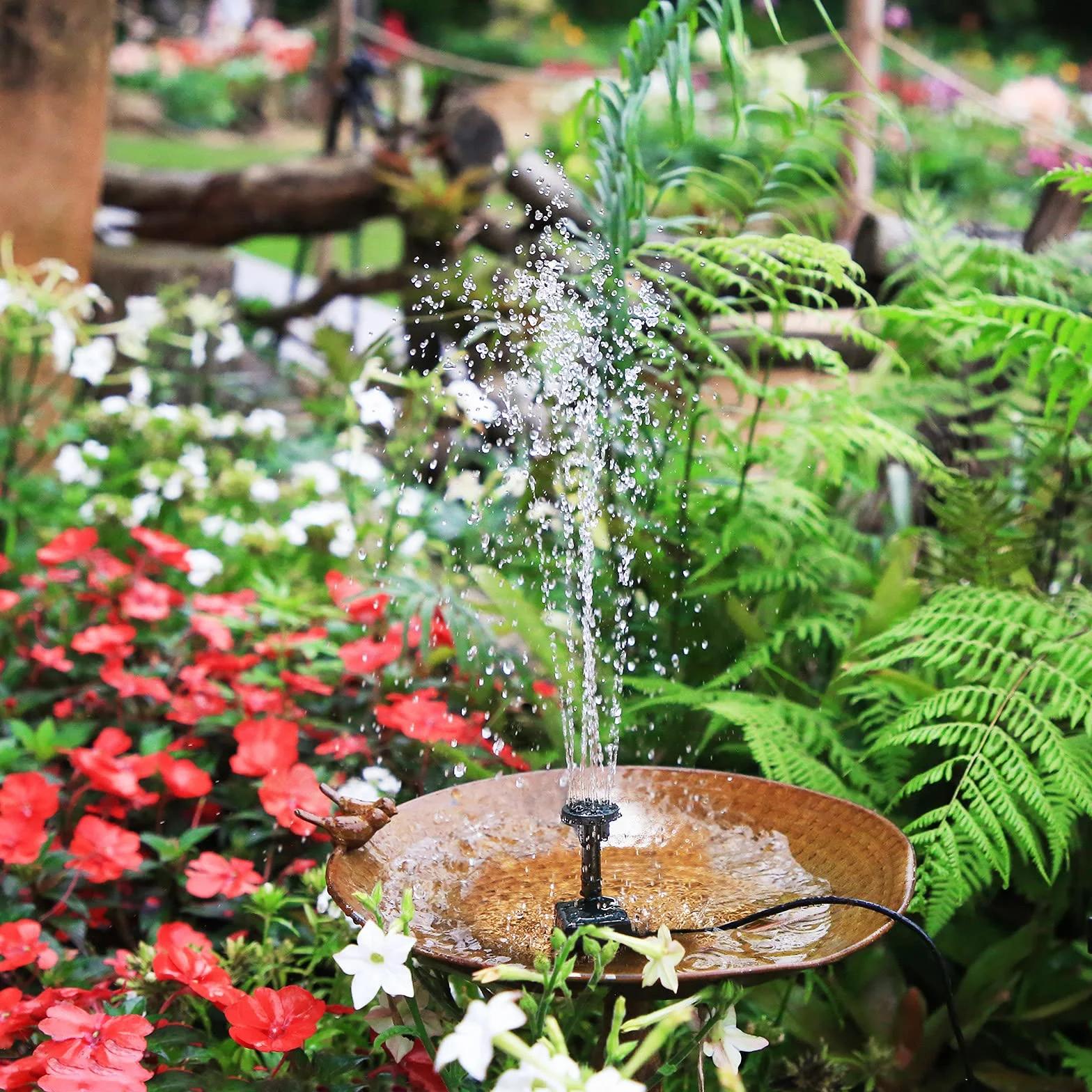 AISITIN Fontana Solare da Giardino Esterno 2,5W mit 1,2M Tubo dell'Acqua DIY Fontana Solare per Laghetto con 6 Ugelli Pompa Acqua Energia Solare per Bagno per Uccelli,Decorazione del Giardino(1pezzo)