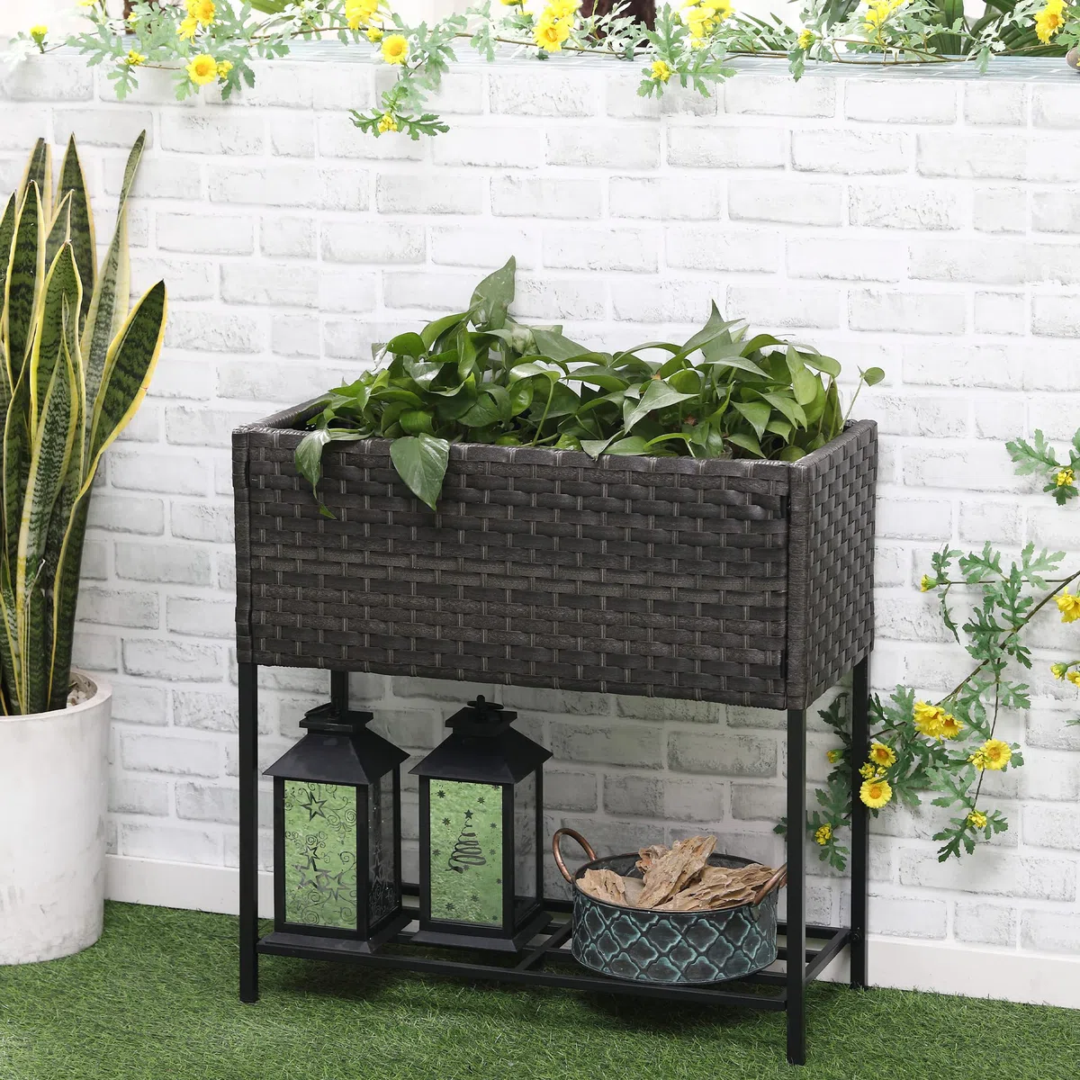 Outsunny Letto per Orto Rialzato, Fioriera Effetto Vimini con Ripiano, Aiuola Rialazata per Esterni e Interni, Grigio (70cm x 30cm x 72cm)