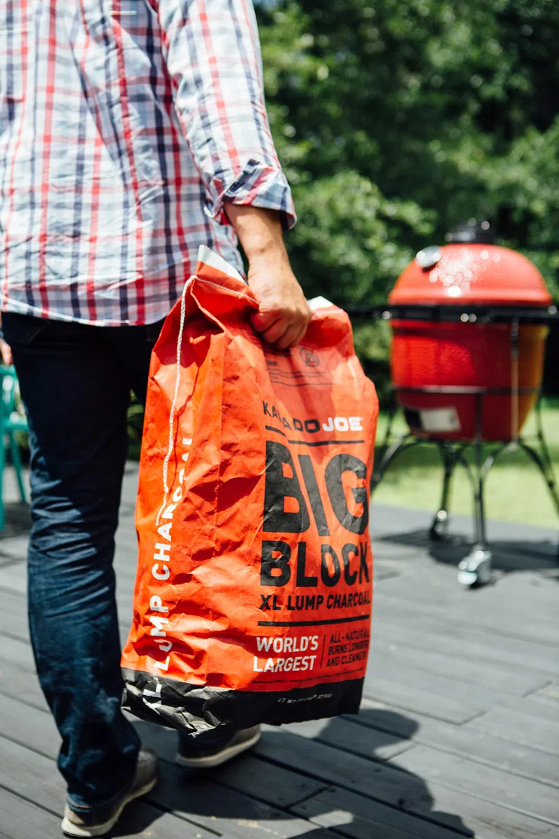 Kamado Joe 9.1kg XL Naturale Riutilizzabile Lump Carbone per Barbecue, Fumatori, Grigliare. Lunga durata fino a 18 ore. (Confezione da 2)