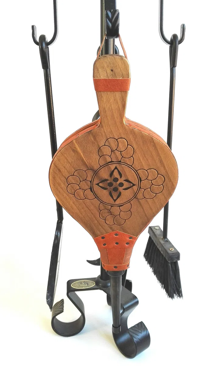 Soffietto per Camino e Barbecue - Soffietto Manuale per Camino - Soffiatore Barbecue - Camino in Legno Naturale - Soffietto per Camino a Legna - Porta Soffietto in Legno - 43 cm