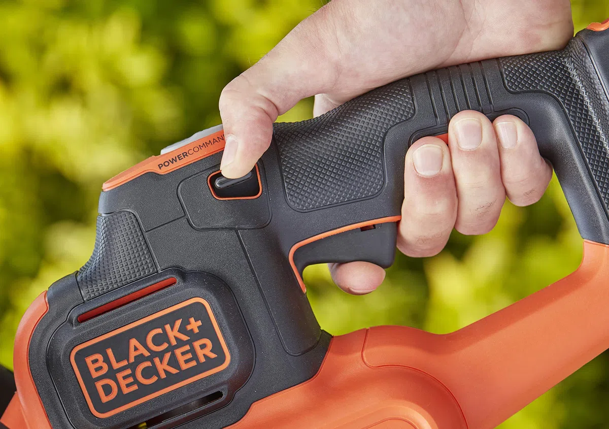 BLACK+DECKER BCHTS36B-XJ Tagliasiepi a Batteria 36V, Unità Senza Batteria e Caricabatterie