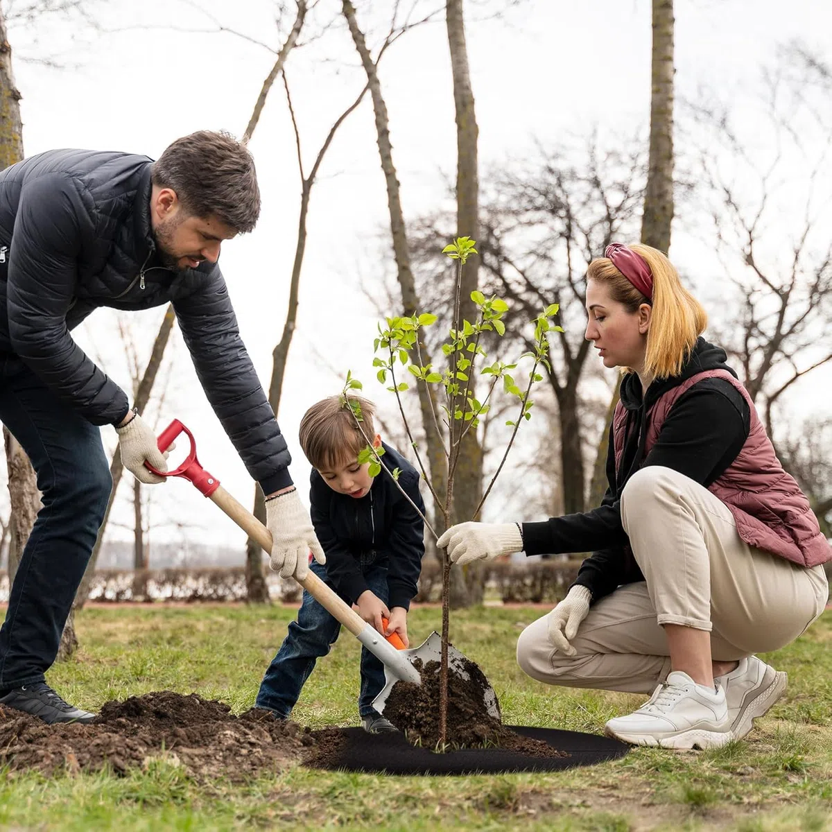 MEISO 20 Pezzi Dischi Pacciamatura per Alberi, Anelli Pacciamatura per Alberi Non Tessuto, Tappetino Pacciamante Anti-Erbacce Rotondo, Tappetino Protezione Albero per Controllo delle Erbacce (32cm)