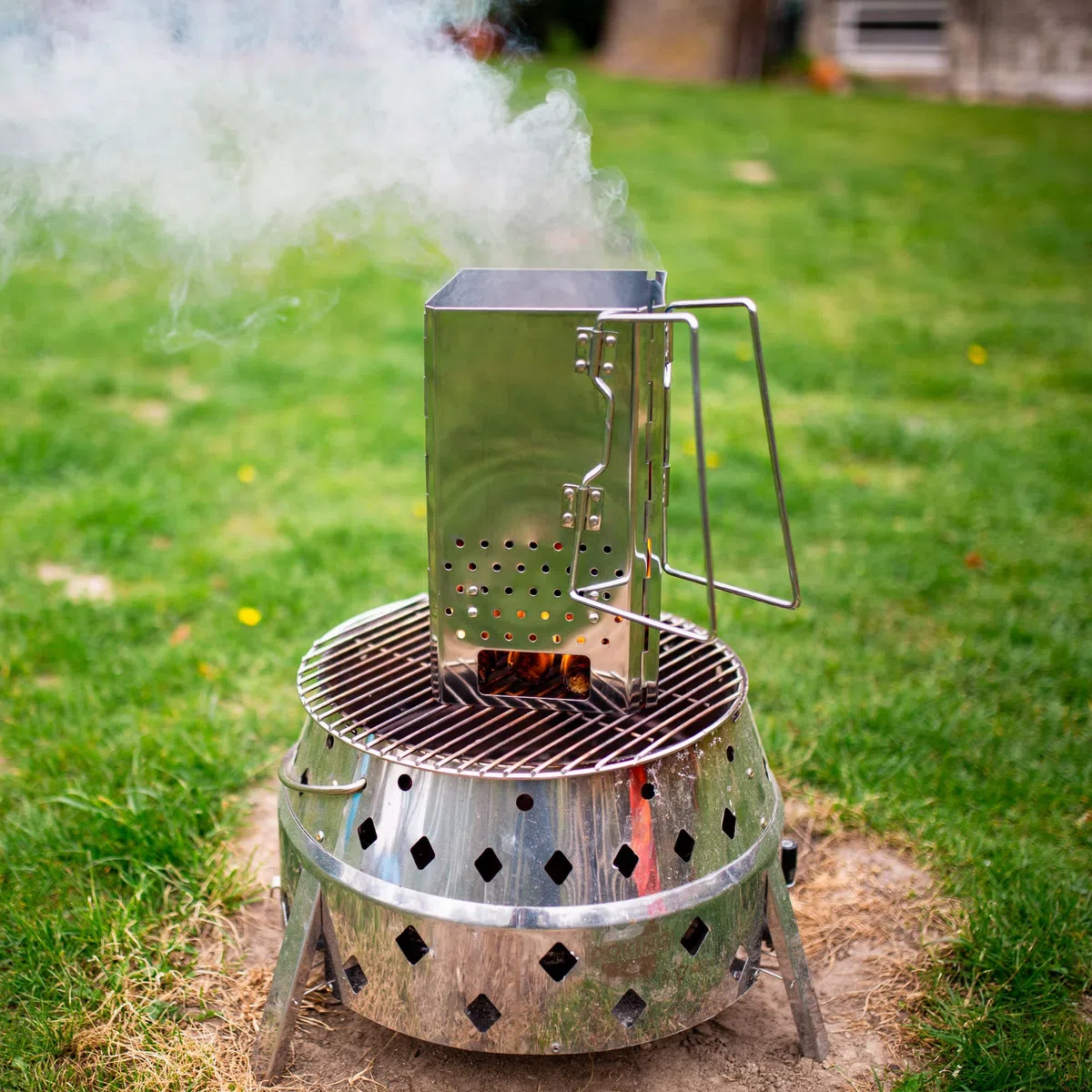 BBQ-Toro Caminetto di accensione pieghevole in acciaio inox con manici | 16 x 16 x 29 cm | Caminetto pieghevole con borsa per barbecue, campeggio, giardino, festival | Accessori per griglia