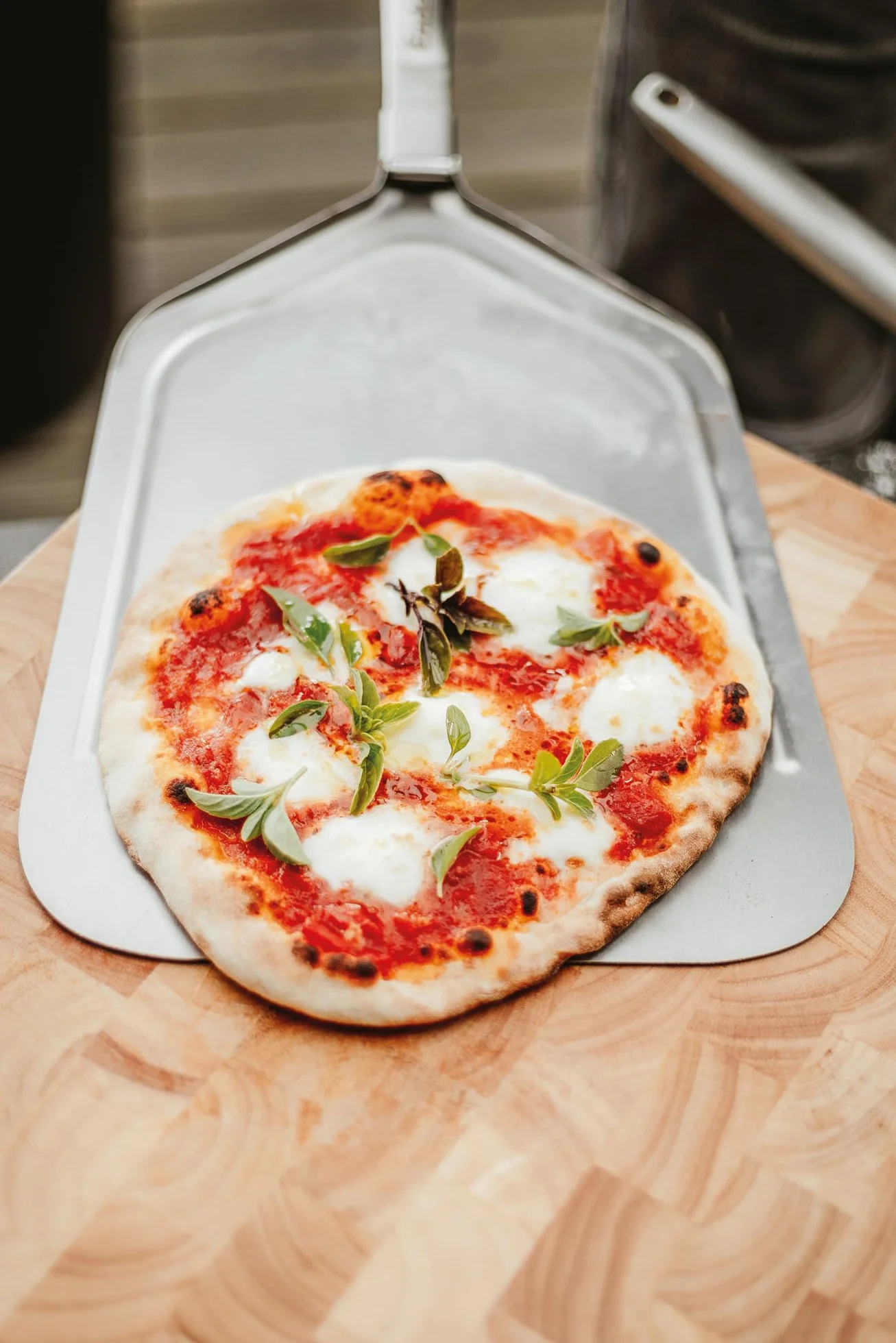 Enders Pala per pizza Enders forata in acciaio inox con impugnatura ergonomica soft touch - 8770