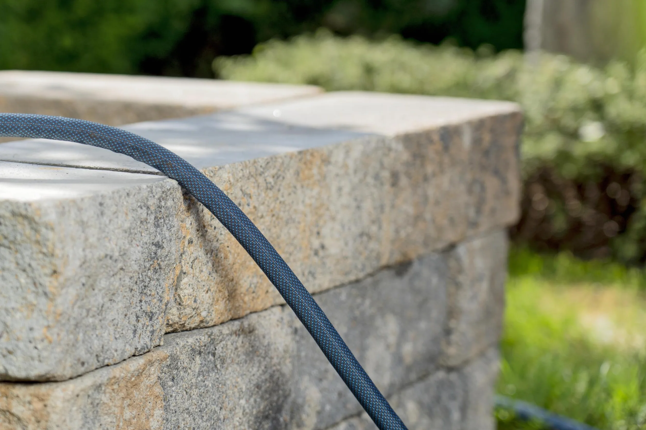 Gardena Liano Xtreme 1/2 pollici, set da 25 m: tubo da giardino in tessuto molto robusto, per rubinetti interni, con tubo interno in PVC, peso ridotto, resistente alle intemperie (18475-20)
