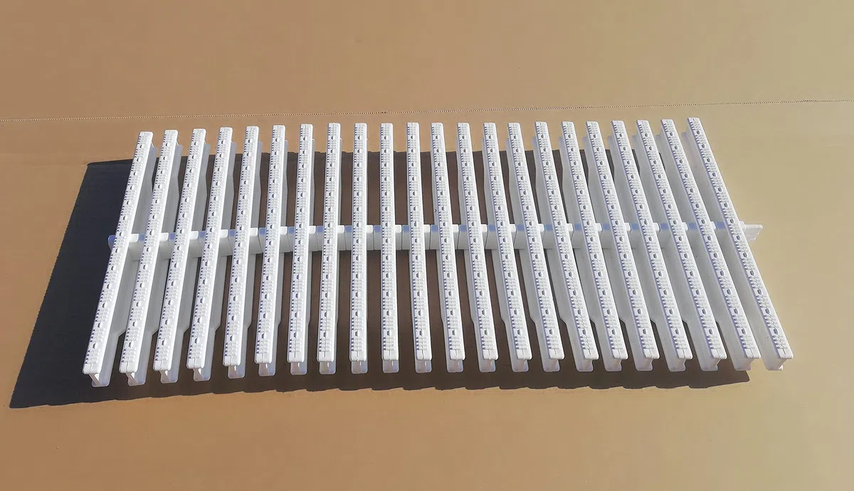 Naturii mt 1 Griglia Astral 245 Trasversale per Bordo sfioratore Modello Barcelona 24,5 Cm X 2,2 Cm