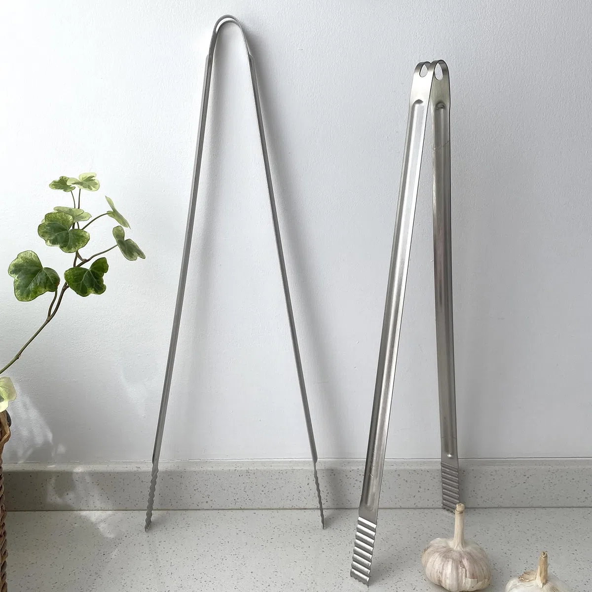 Pinze in acciaio inox da 50 cm con manico extra lungo (2 pezzi), color argento, pinze per alimenti di grandi dimensioni, per barbecue, grigliare, cucinare, friggere, spostare carbone