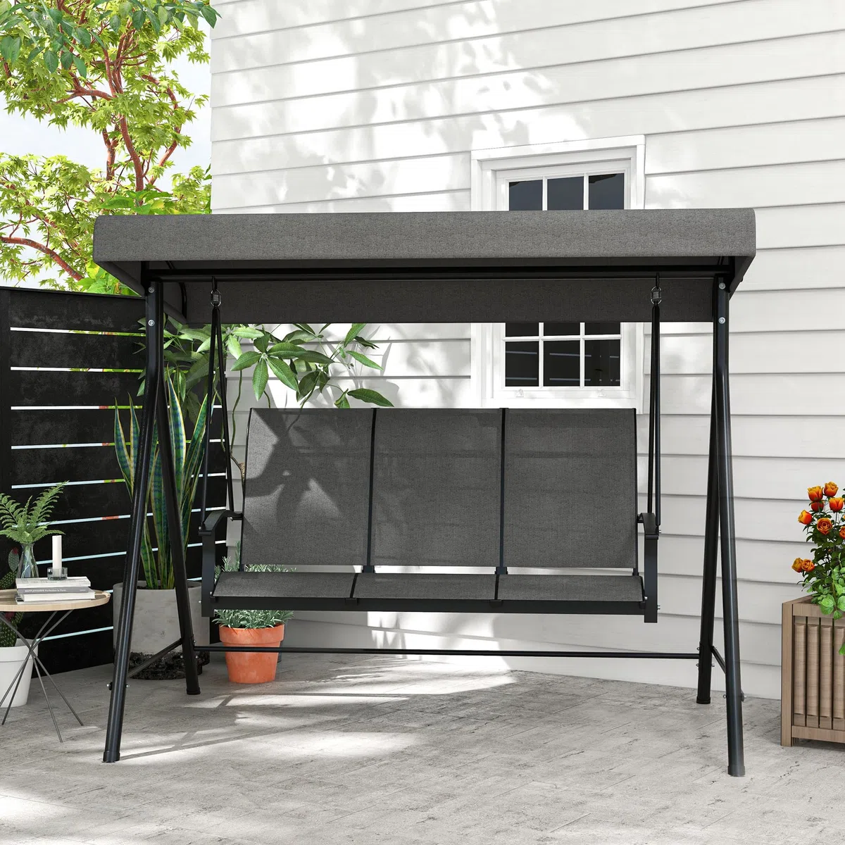 Outsunny Dondolo da Giardino 3 Posti con Tettuccio Parasole Regolabile, Dondolo da Esterno con Seduta Traspirante a Rete e Piedini Antiscivolo in Poliestere e Metallo, 200x133x176 cm, Grigio Scuro
