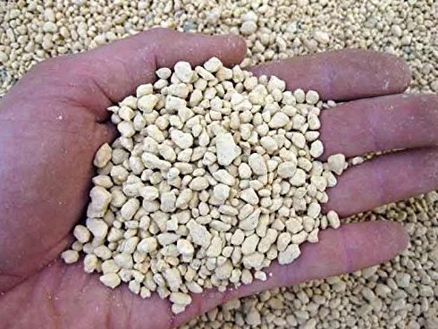 Kanuma hard quality 2/5 mm (c.ca 7,5 kg - 17 lt), per bonsai di acidofile