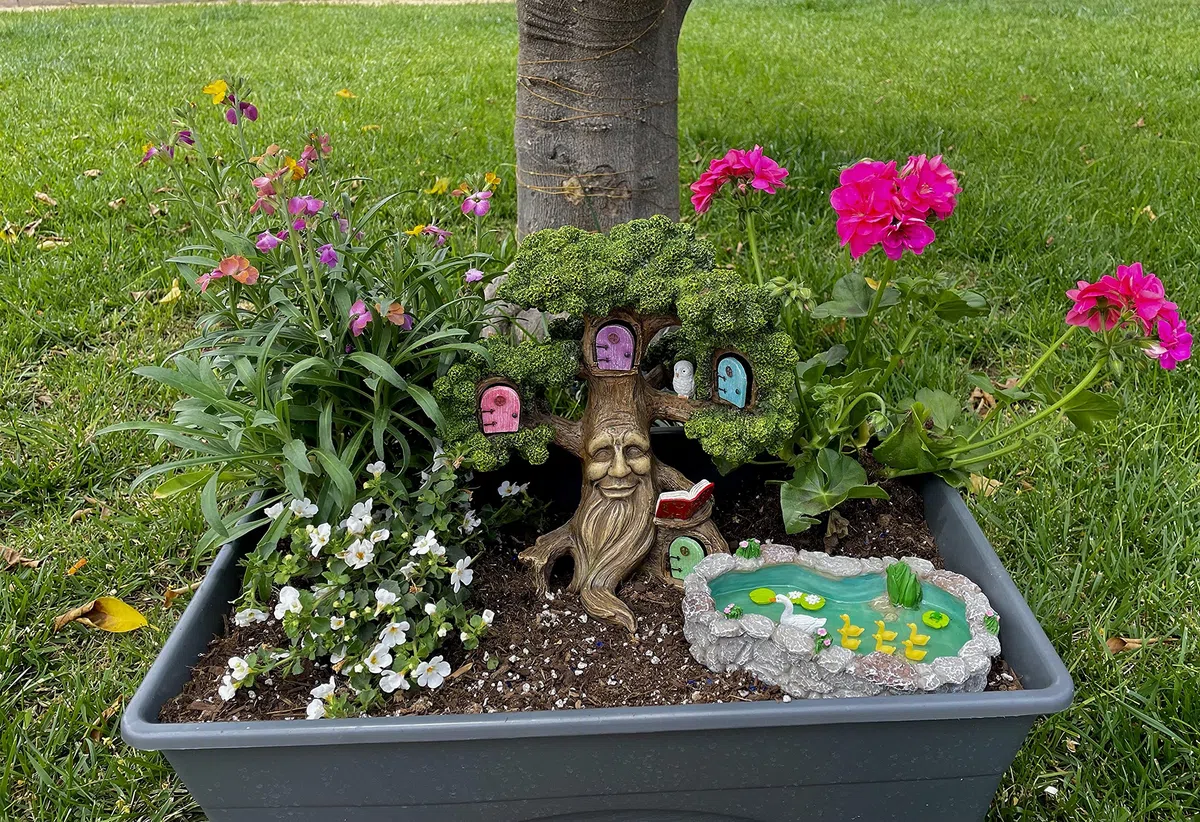 GlitZGlam Laghetto per anatre - Anatra madre e anatroccoli Laghetto per anatre in miniatura da abbinare al giardino incantato in miniatura e agli accessori da giardino in miniatura