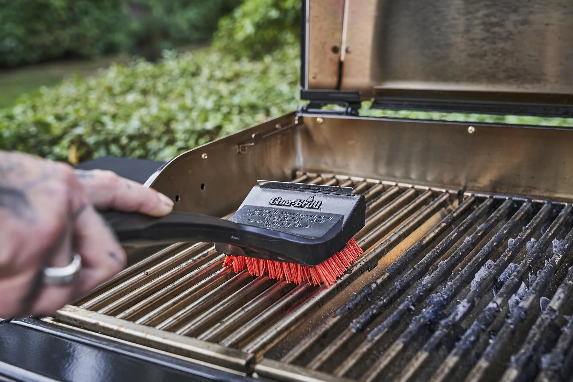 Char-Broil 140 533 - Spazzola per Pulire a Freddo e Raschietto 2 in 1