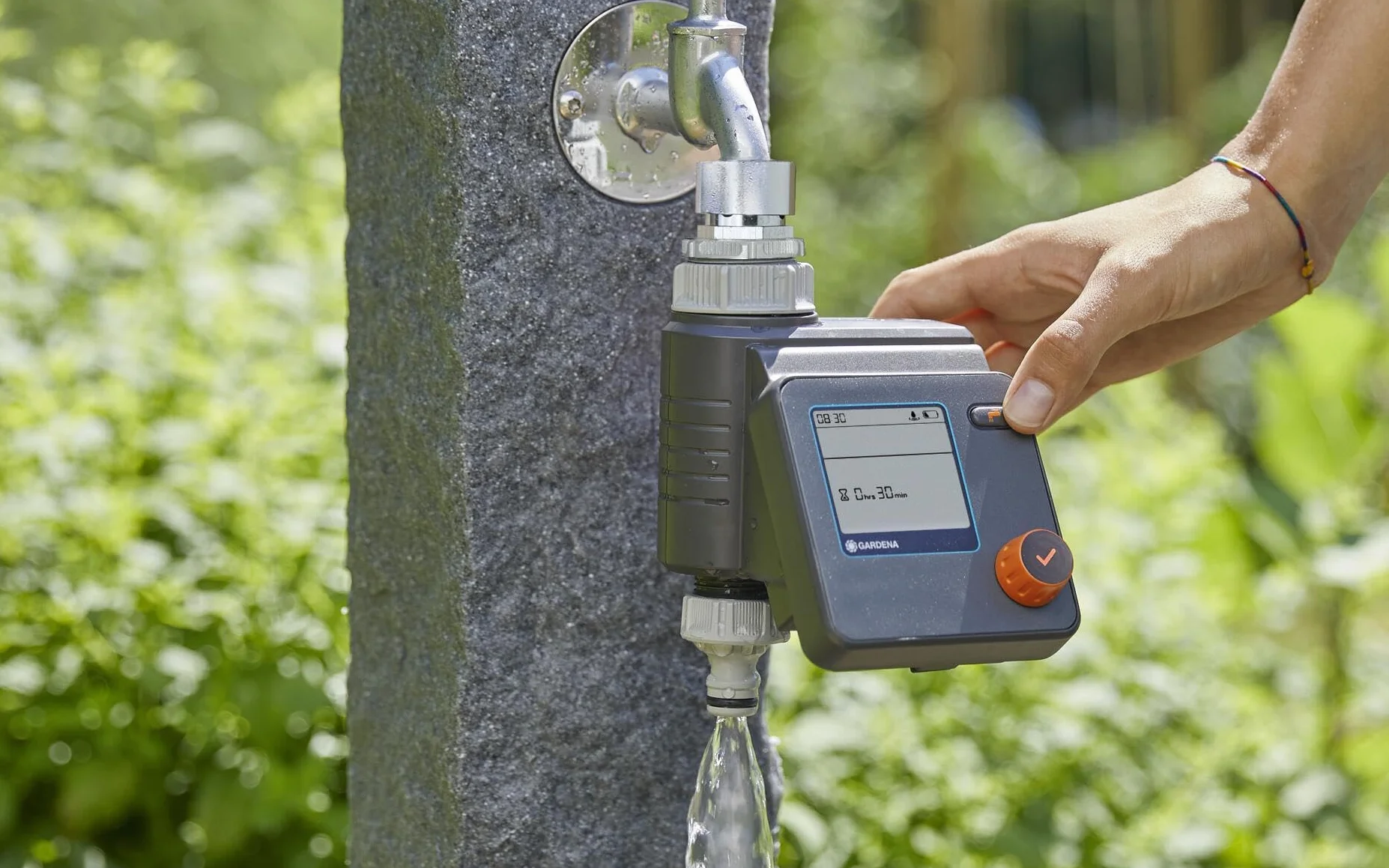 Gardena Programmatore per Irrigazione a Batteria Select: Fino a 3 Programmi Giornalieri, per l'Irrigazione Automatica di Piante in Giardino, per Rubinetti da 26,5 mm e 33,3 mm (1891-20)