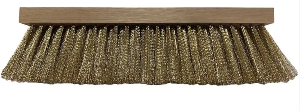 Spazzola di Ricambio Rettangolare in Legno con setole in Ottone per Forno a Legna, per Pulizia Camino (27x6,5x2 cm)