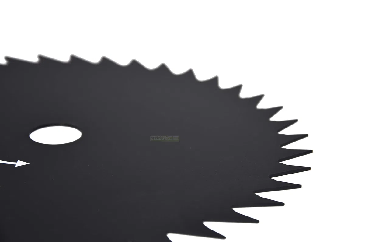 4 x lame affilate e bobina di filo e dado per decespugliatore Fuxtec FX-FSR152, FX-MT152, FX-PS152