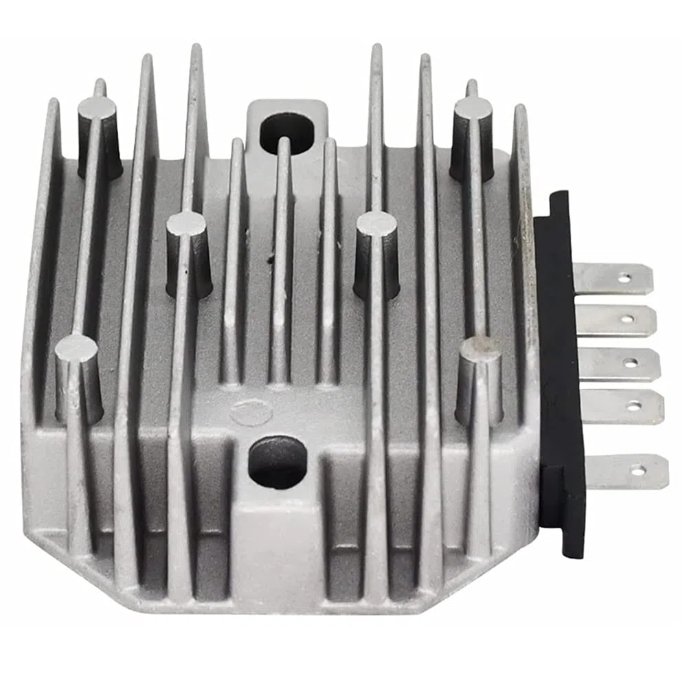 Il regolatore raddrizzatore MIA881279 AM101406 AM880655 è adatto per il trattore da giardino 330 F912 3TNA72