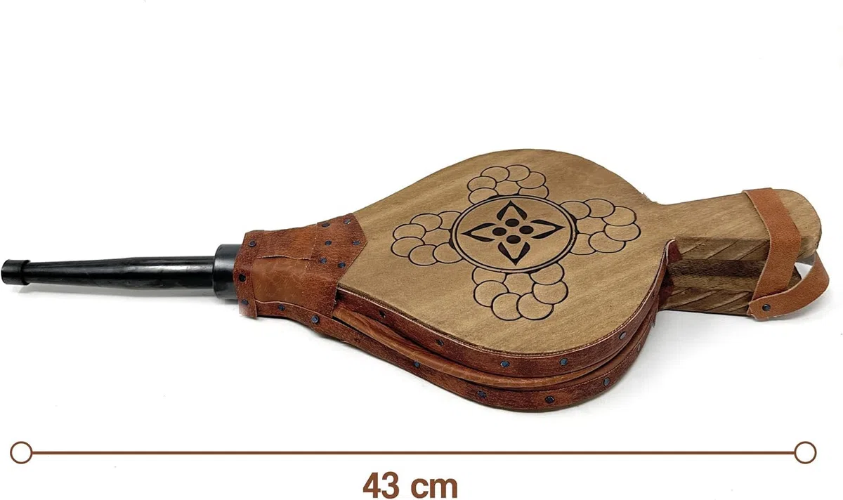 Soffietto per Camino e Barbecue - Soffietto Manuale per Camino - Soffiatore Barbecue - Camino in Legno Naturale - Soffietto per Camino a Legna - Porta Soffietto in Legno - 43 cm