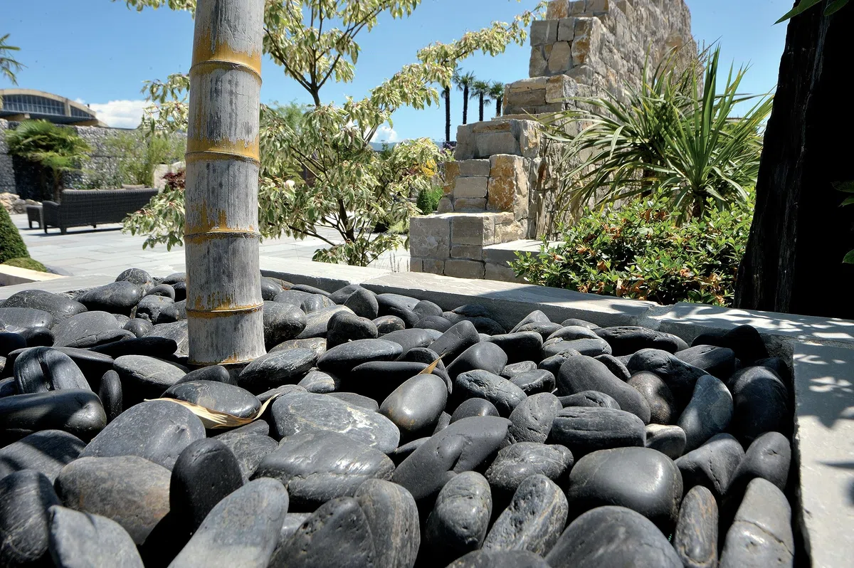 Ciottolo di marmo Nero Ebano 25/40 sacco da 25 kg sassi pietre arredo giardino vasi