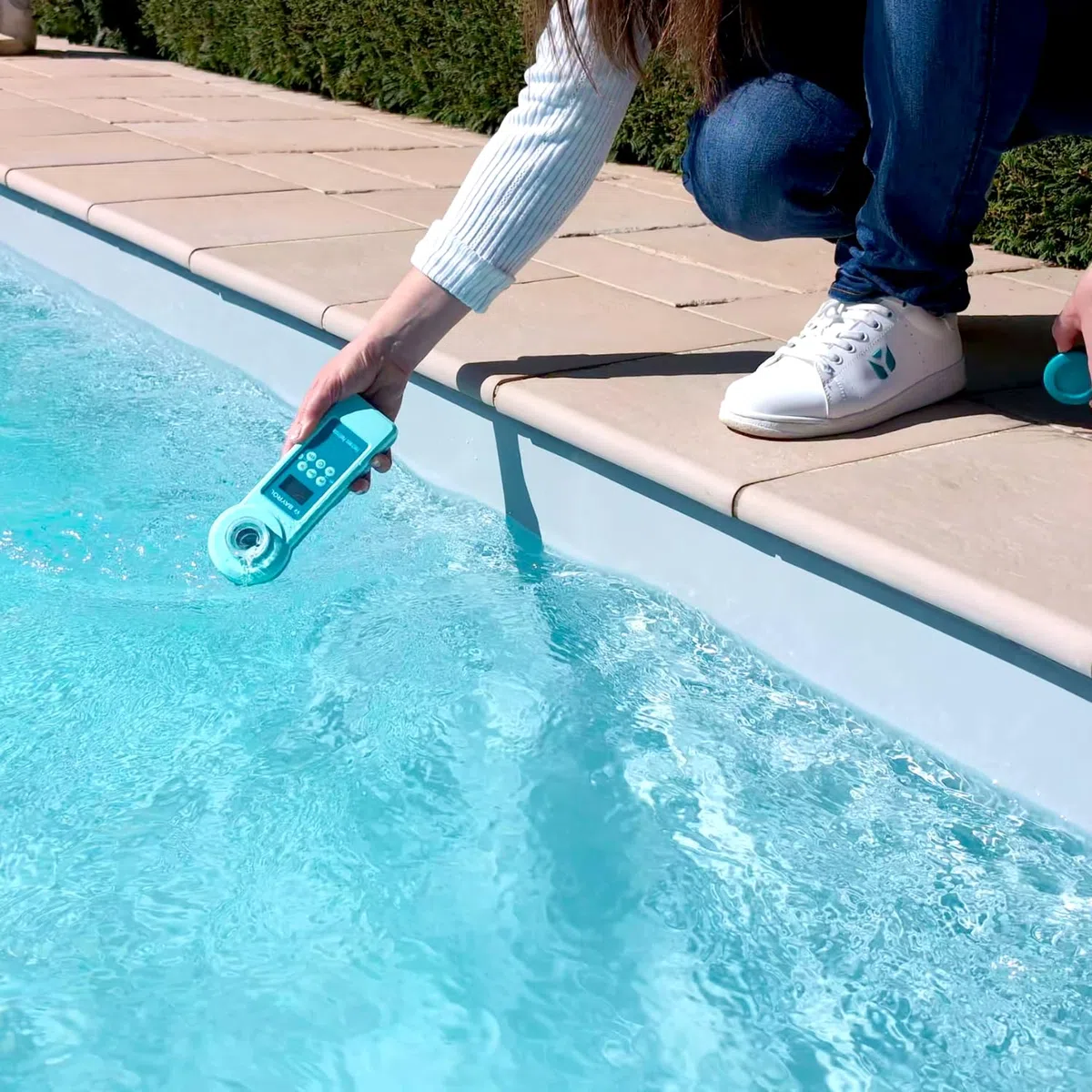 BAYROL Tester elettronico per piscina e jacuzzi - Misura 7 parametri dell'acqua - Connessione Bluetooth esclusiva all'app Bayrol My Pool Expert
