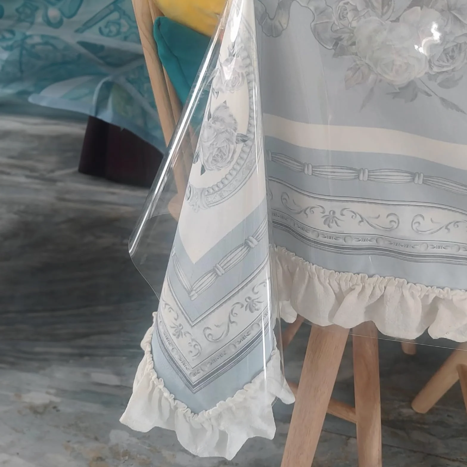 Tovaglia PVC Trasparente, 140X180CM Copri Tavolo PVC Trasparente Rettangolare, Pellicola Protettiva in PVC Lavabile, Impermeabile Tovaglia Plastica da Esterno, Protezione da Tavolo Matrimonio
