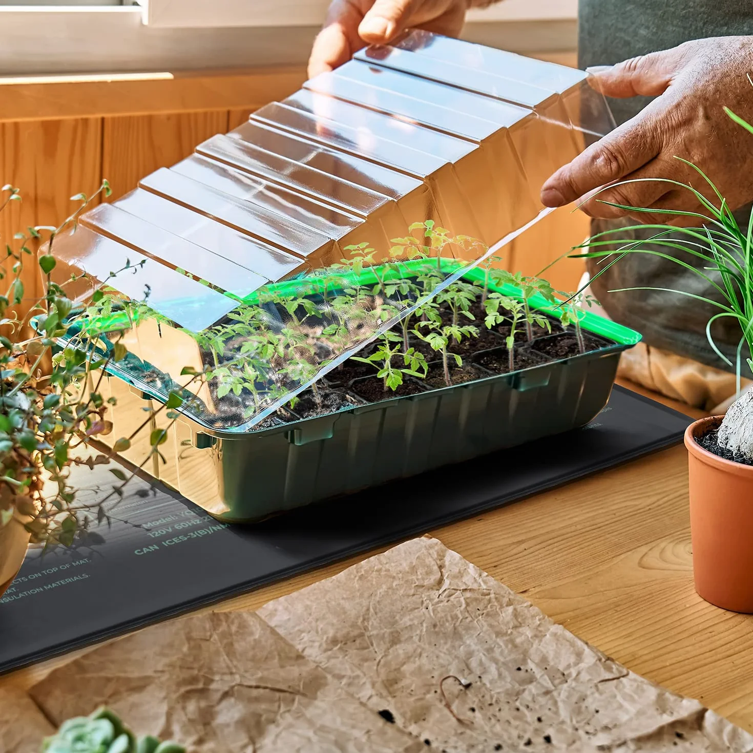 Ohuhu Tappetino Riscaldante Tappeti Riscaldanti per Animali Idroponica 2 Pezzi, 21 Watt Tappeto Piastra Riscaldante per Serra Germinazione Giardino Idroponica Rettile Terrario, 25x52 cm